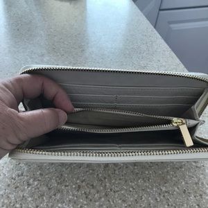 Tory Burch Bags - Tory Burch Wallet Tory Burch Bags - Tory Burch Wallet